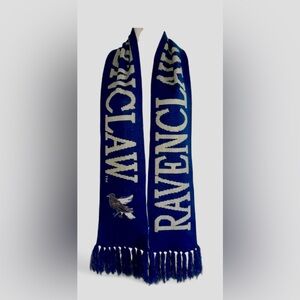 The Wizarding World Of Harry Potter Ravenclaw
Scarf Universal Blue and Gray